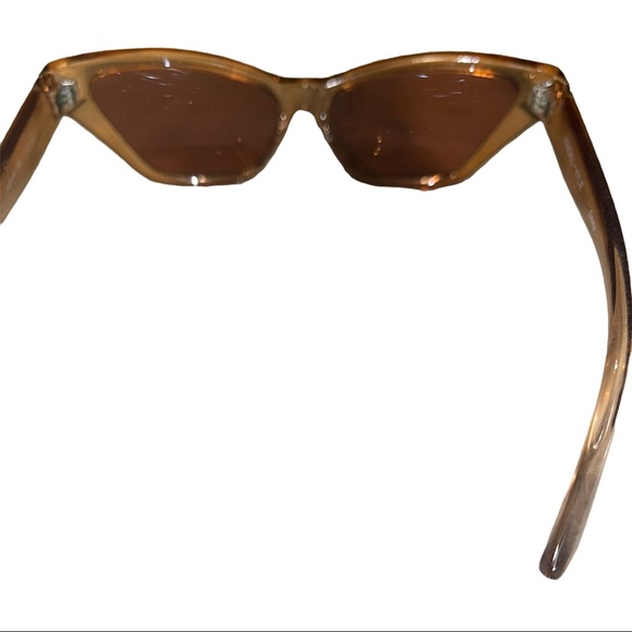 Kendall + Kylie Sunglasses - Picture 3 of 5